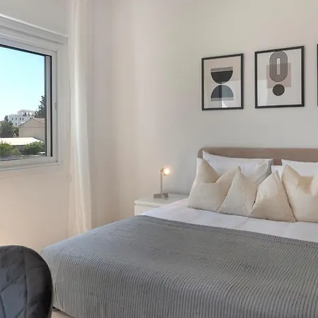 Phaedrus Living Breeze Residences Urbanity Apartment
