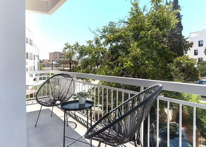 アパート Phaedrus Living Breeze Residences Urbanity ラルナカ